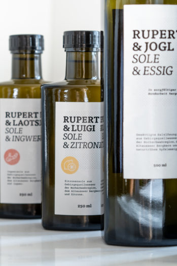 Rupert Sole bietet unterschiedliche Solen zum Verkauf an.